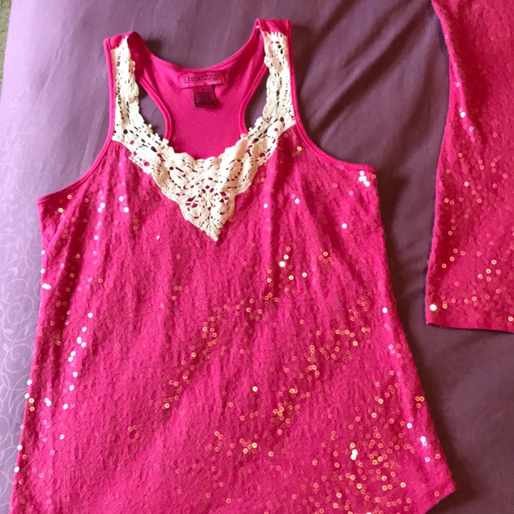 4 Juniors tank tops